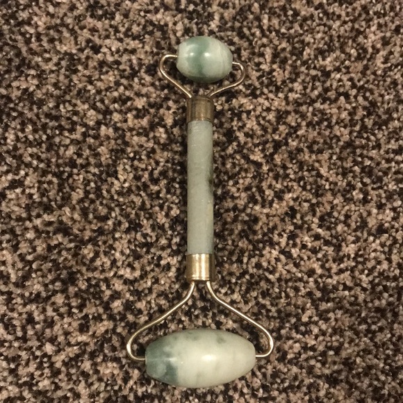 Facial Roller - Picture 2 of 9